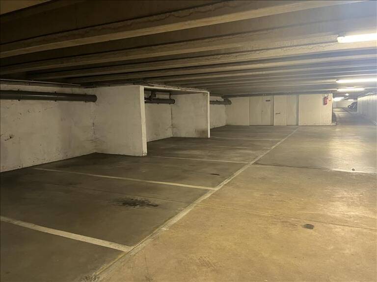 Place dans un garage collectif de 0 pièces principales — photo 1