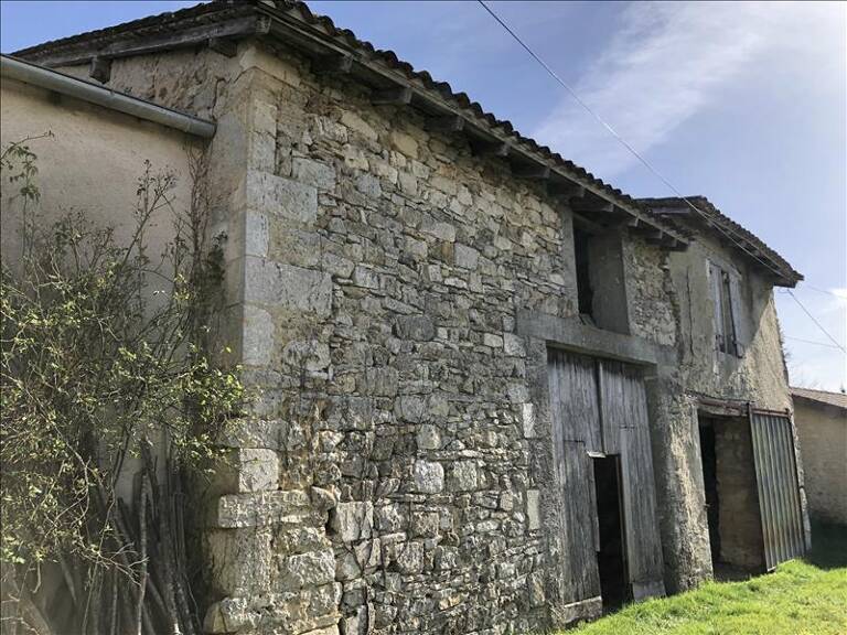 Maison en pierre de 2 pièces principales — photo 1