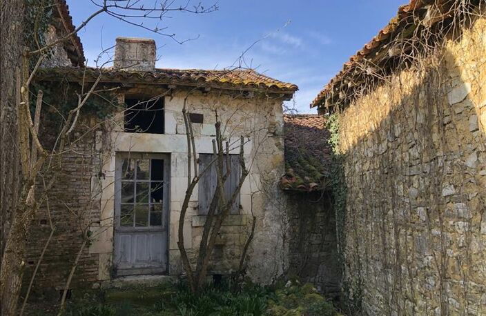 Maison en pierre de 2 pièces principales — photo 2