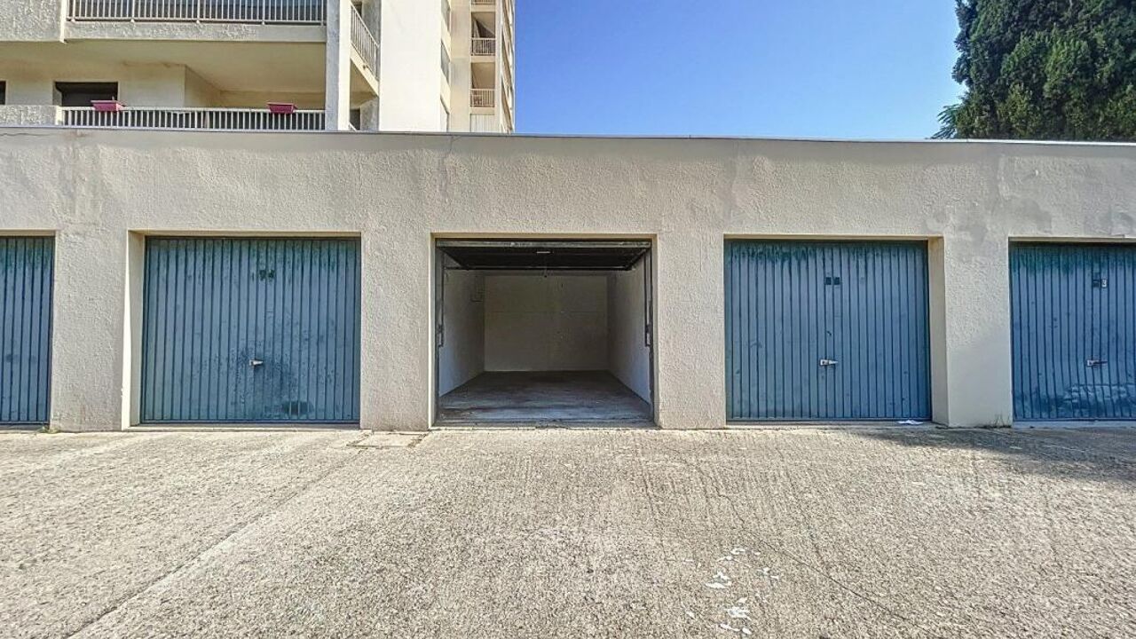 garage  pièces 15 m2 à louer à Ajaccio (20000)