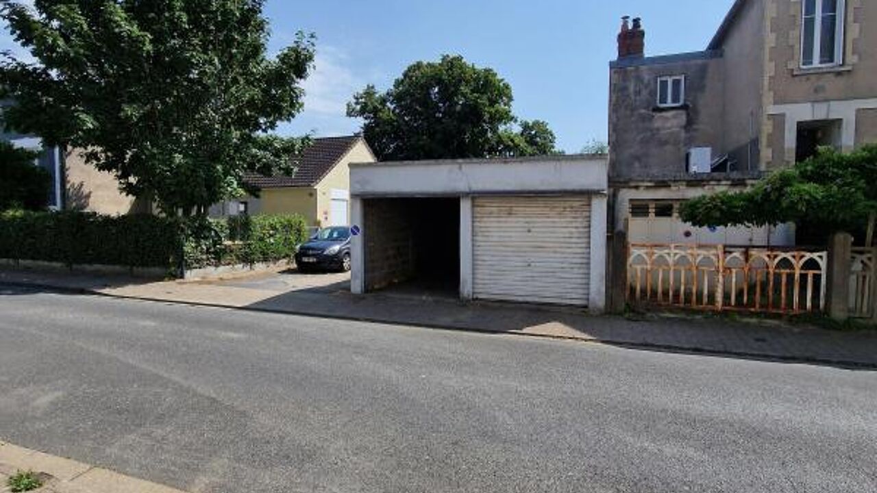 garage  pièces  m2 à louer à Saint-Pierre-des-Corps (37700)