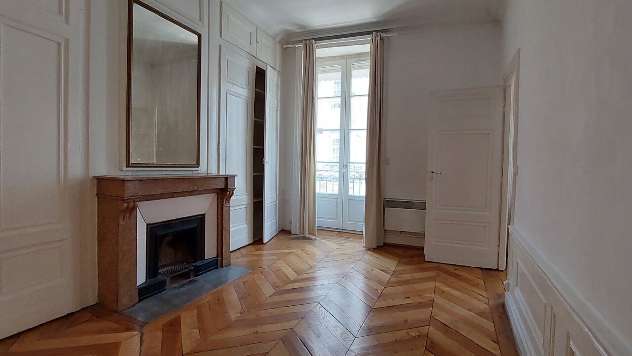 appartement 3 pièces 77 m2 à louer à Lyon 2 (69002)