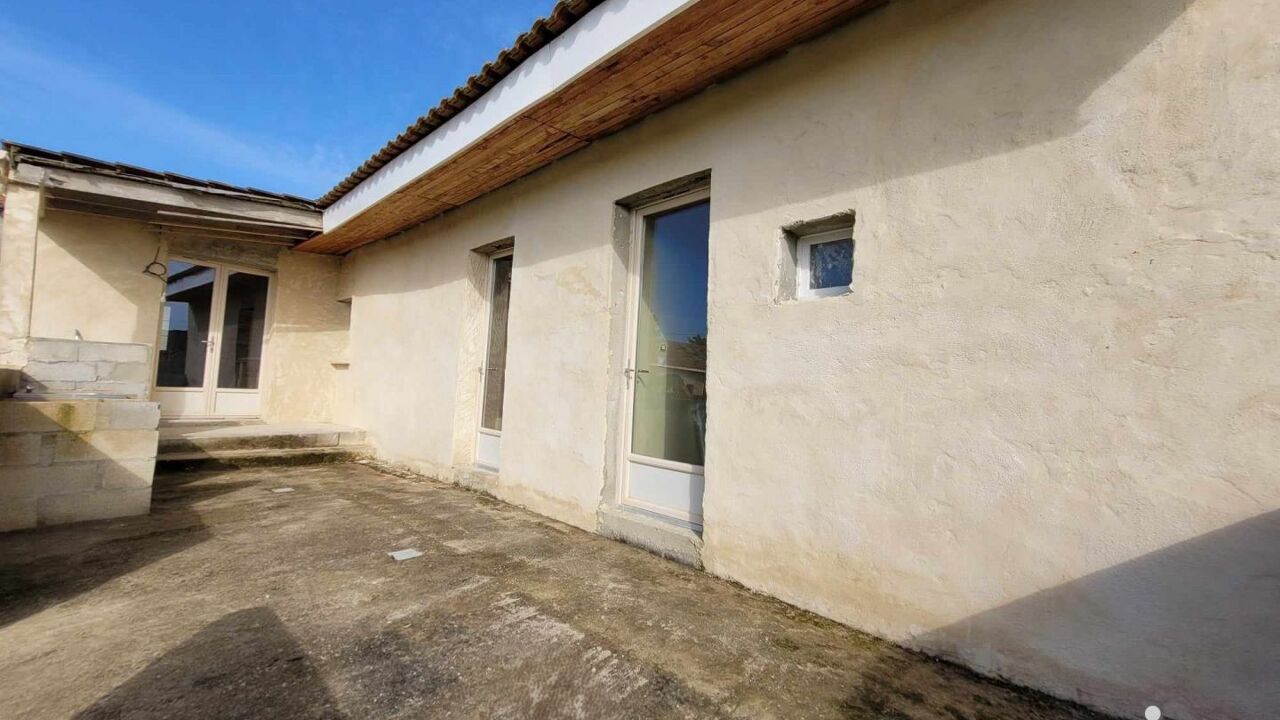 maison 6 pièces 179 m2 à vendre à Saint-Bonnet-sur-Gironde (17150)