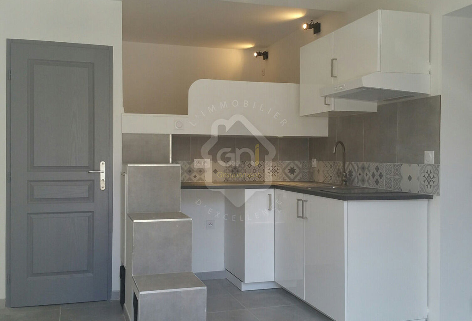 Appartement Greasque 1 pièce(s) 22 m2 — photo 1