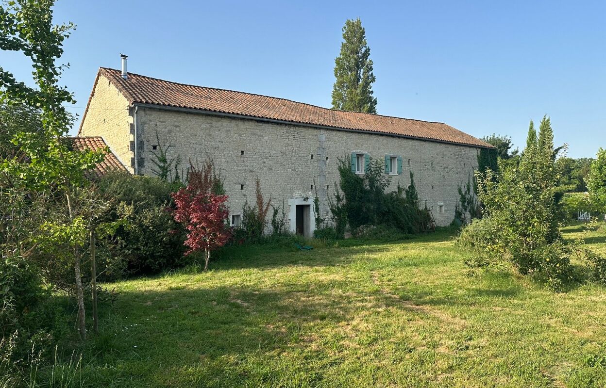 maison 10 pièces 415 m2 à vendre à Genac (16170)