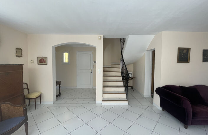 LA GARDE: Belle villa majoritairement de plain pied de 165 m2 — photo 5