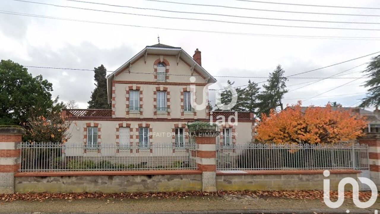 maison 10 pièces 256 m2 à vendre à Saint-Florent-sur-Cher (18400)