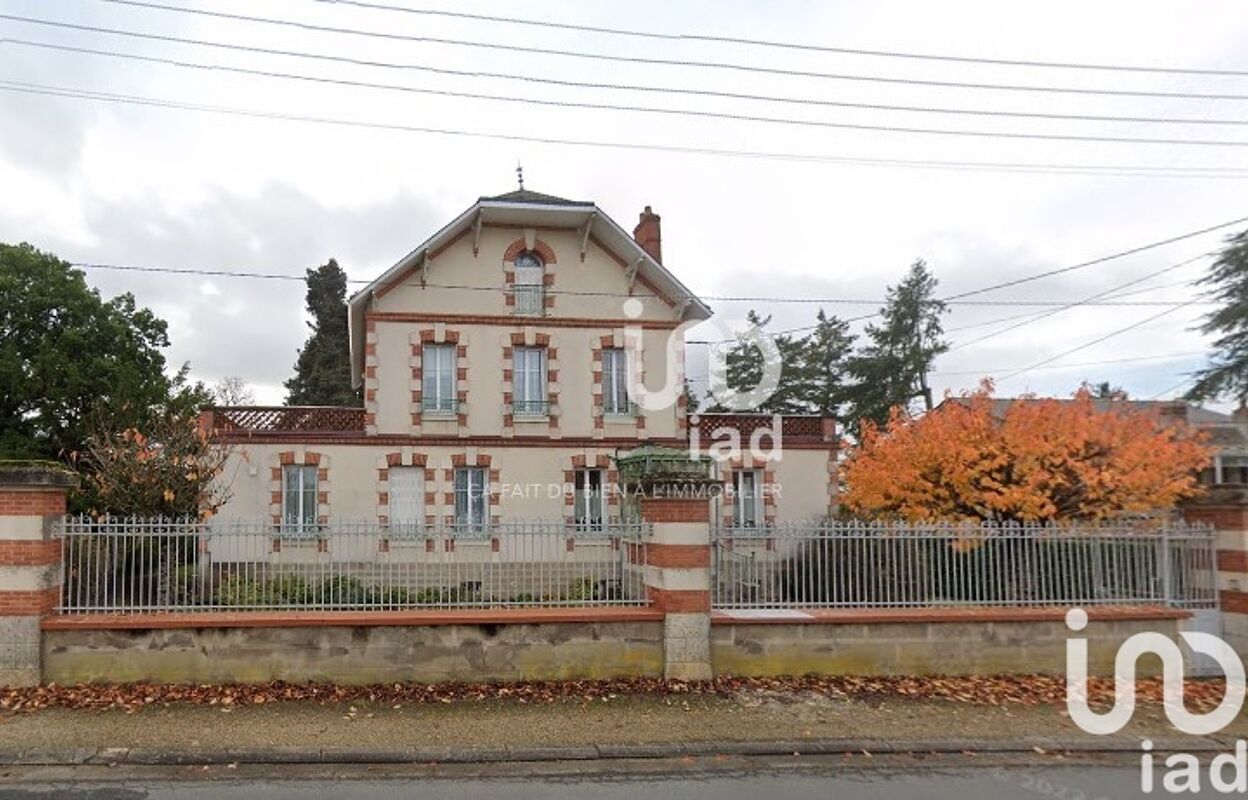 maison 10 pièces 256 m2 à vendre à Saint-Florent-sur-Cher (18400)