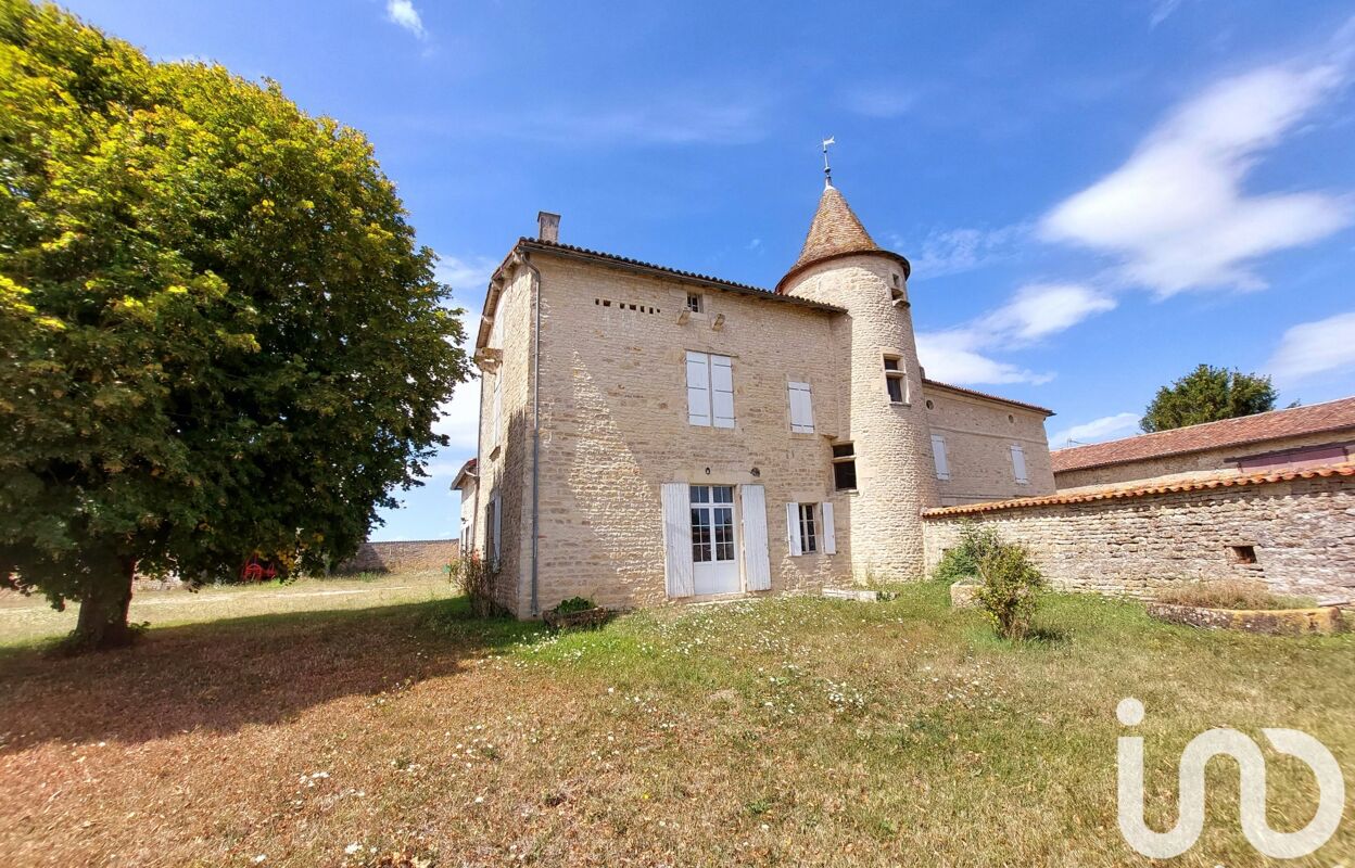 maison 10 pièces 500 m2 à vendre à Charmé (16140)