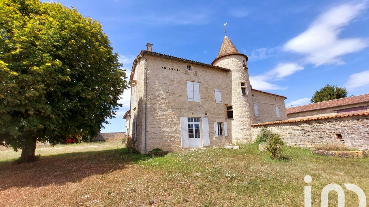 maison 10 pièces 500 m2 à vendre à Charmé (16140)