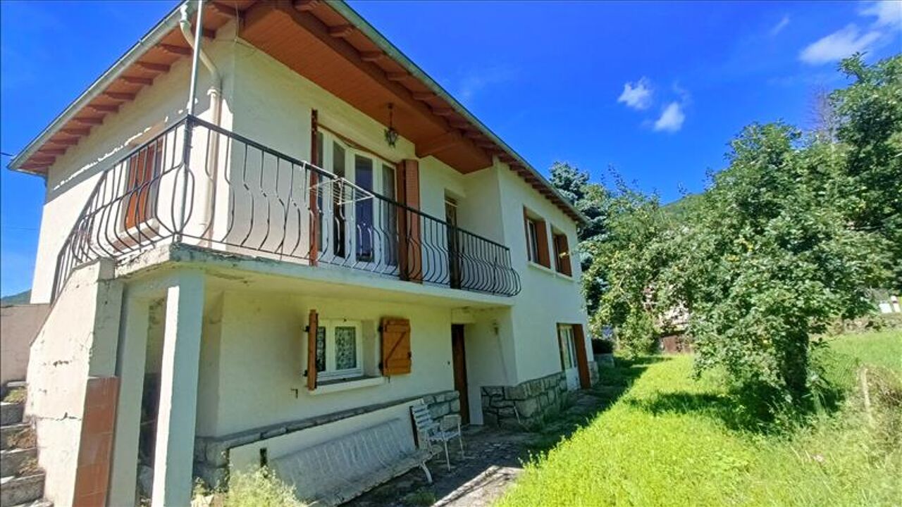 maison 5 pièces 111 m2 à vendre à Ercé (09140)