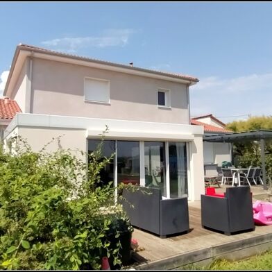 Maison 8 pièces 176 m²