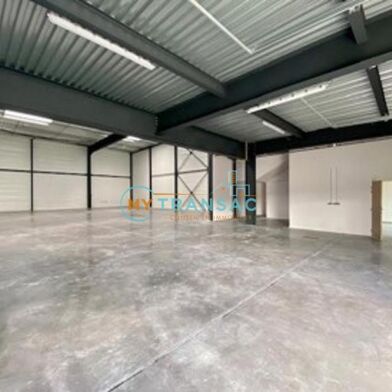 Local industriel 180 m²