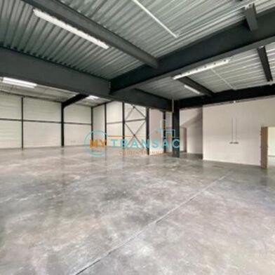 Local industriel  423000 €