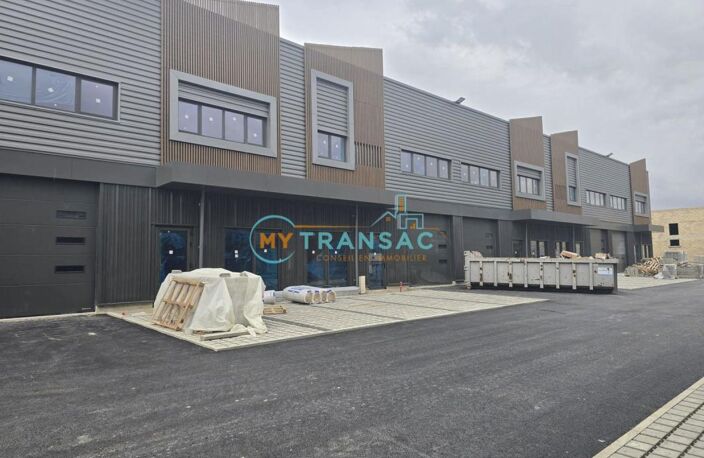 A vendre derniers lots neufs à usage d'activités et bureaux cellules disponibles à partir de 157 m² jusque 2.301 m² — photo 3