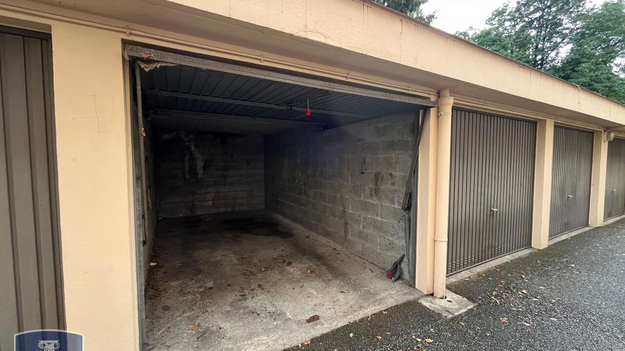 garage  pièces  m2 à louer à Chambéry (73000)