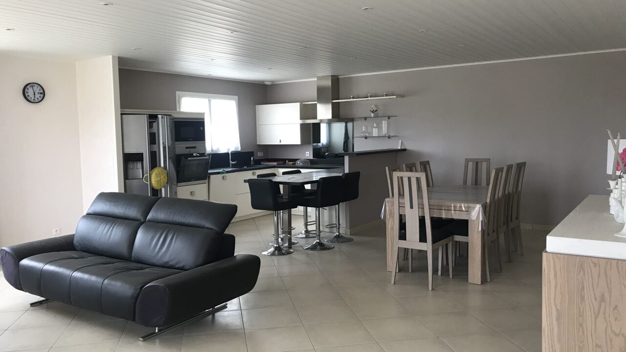 maison 5 pièces 110 m2 à louer à Saint-Bardoux (26260)