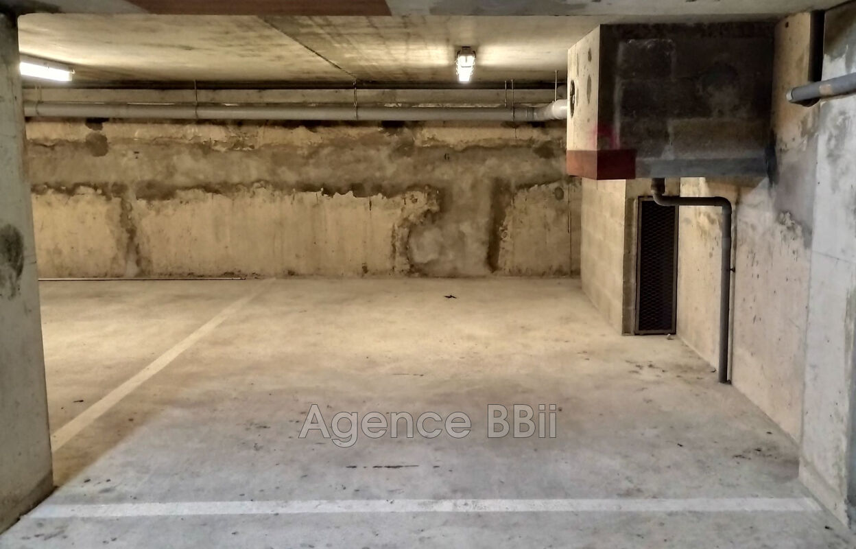 garage  pièces  m2 à vendre à Paris 14 (75014)