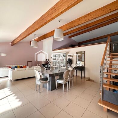 Maison 5 pièces 254 m²