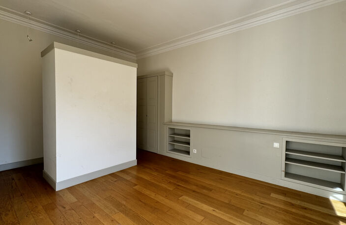 Exceptionnelle appartement face aux Arénes — photo 4
