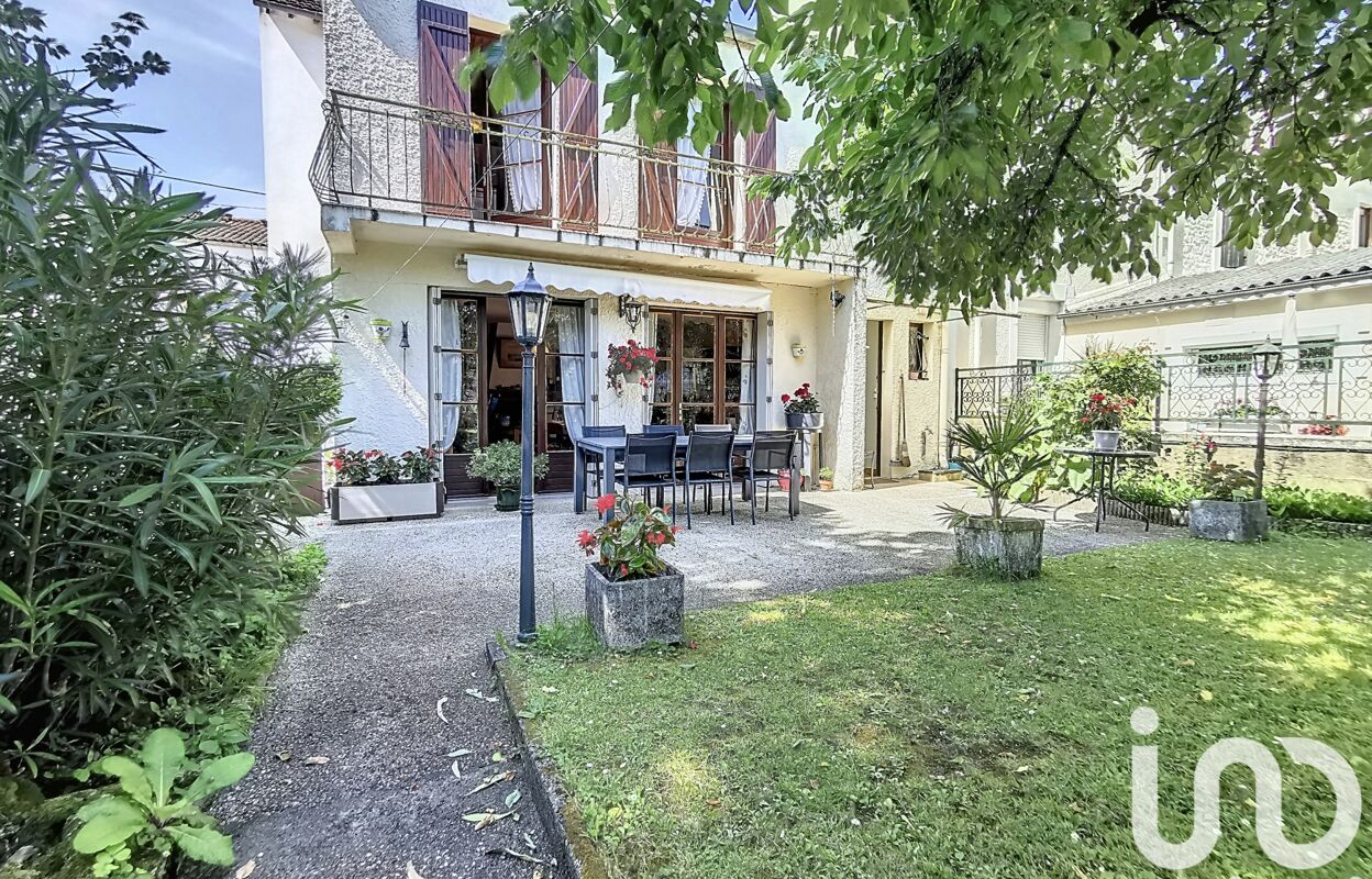 maison 6 pièces 143 m2 à vendre à Saintes (17100)