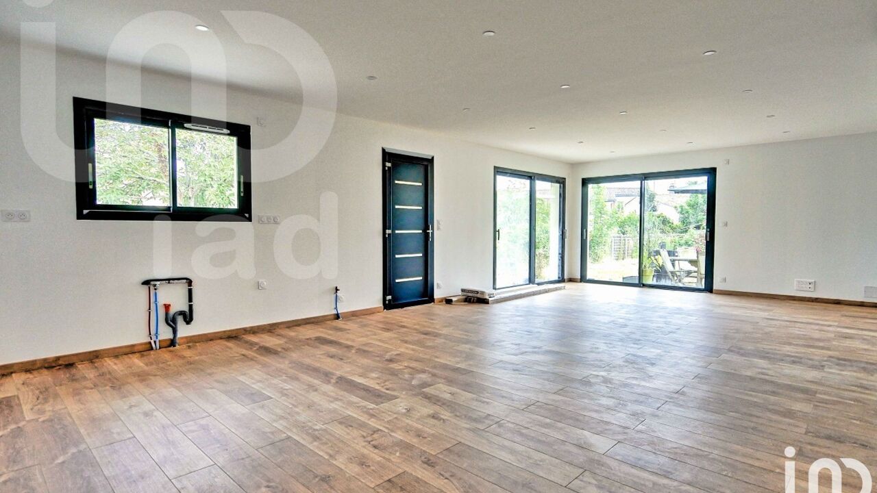 maison 5 pièces 123 m2 à vendre à Saint-Julien-Beychevelle (33250)