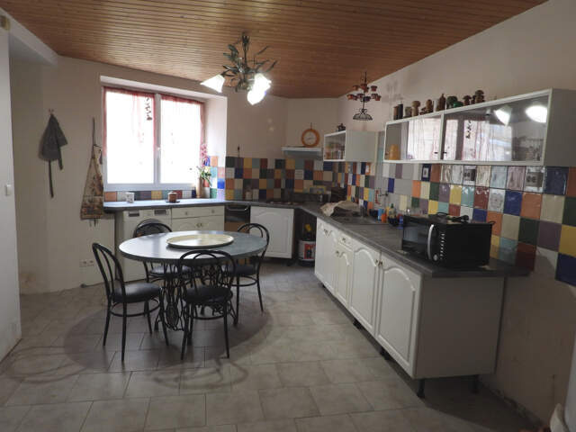 CENTRE BOURG AVRILLÉ, PROCHE BORD DE MER — photo du bien