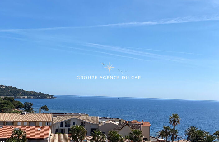 LOFT 3 PIÈCES DE 80M² AVEC VUE MER DANS LE CENTRE VILLE DE SAINTE MAXIME — photo 2