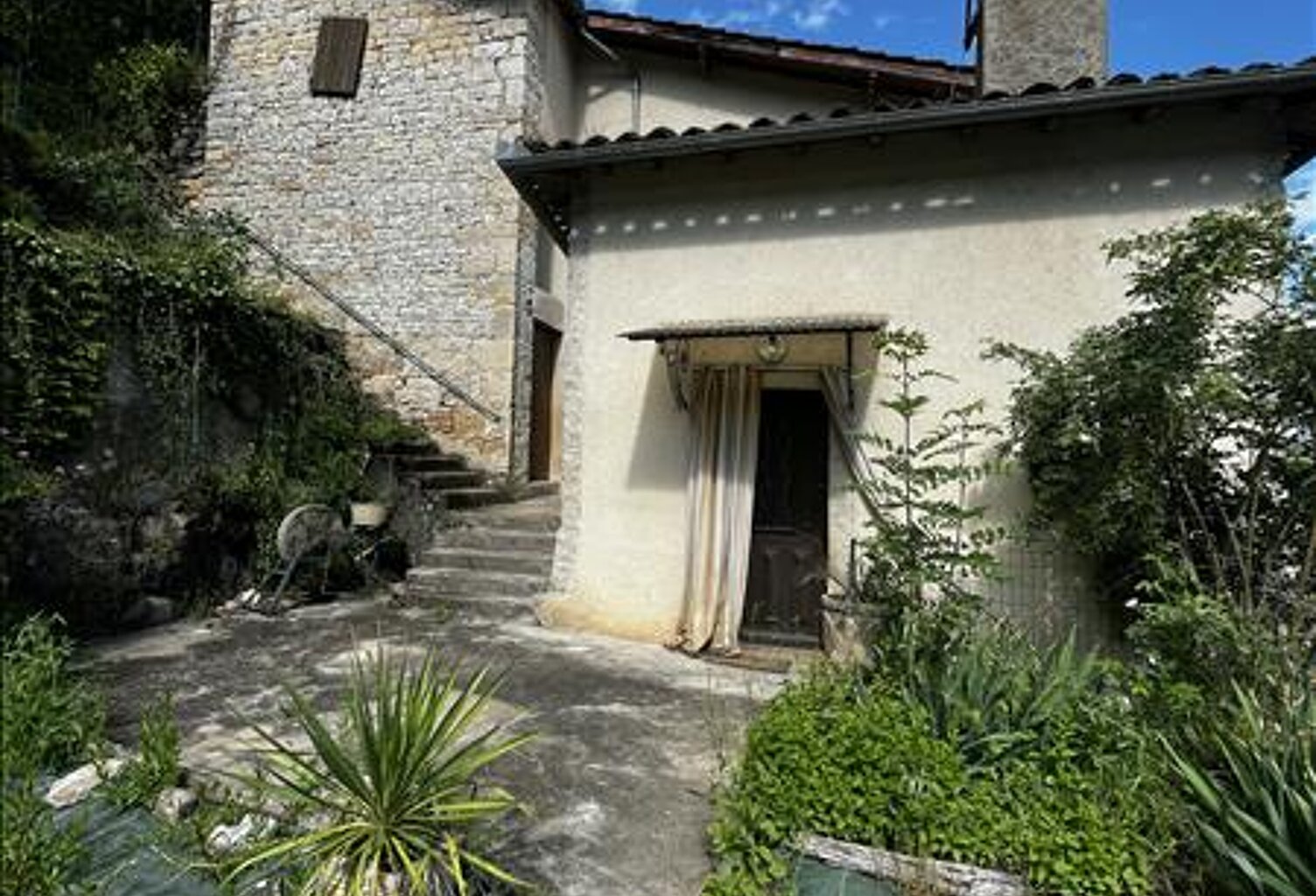 Maison de bourg de 5 pièces principales — photo 1