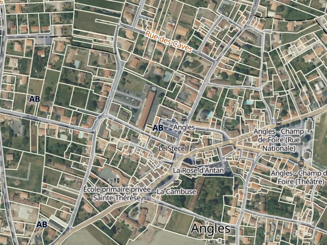 EXCEPTIONNEL à 150 m de l'Eglise, terrain constructible hors — photo du bien