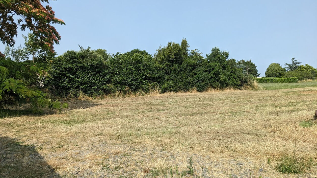 terrain  pièces 1050 m2 à vendre à La Jonchère (85540)