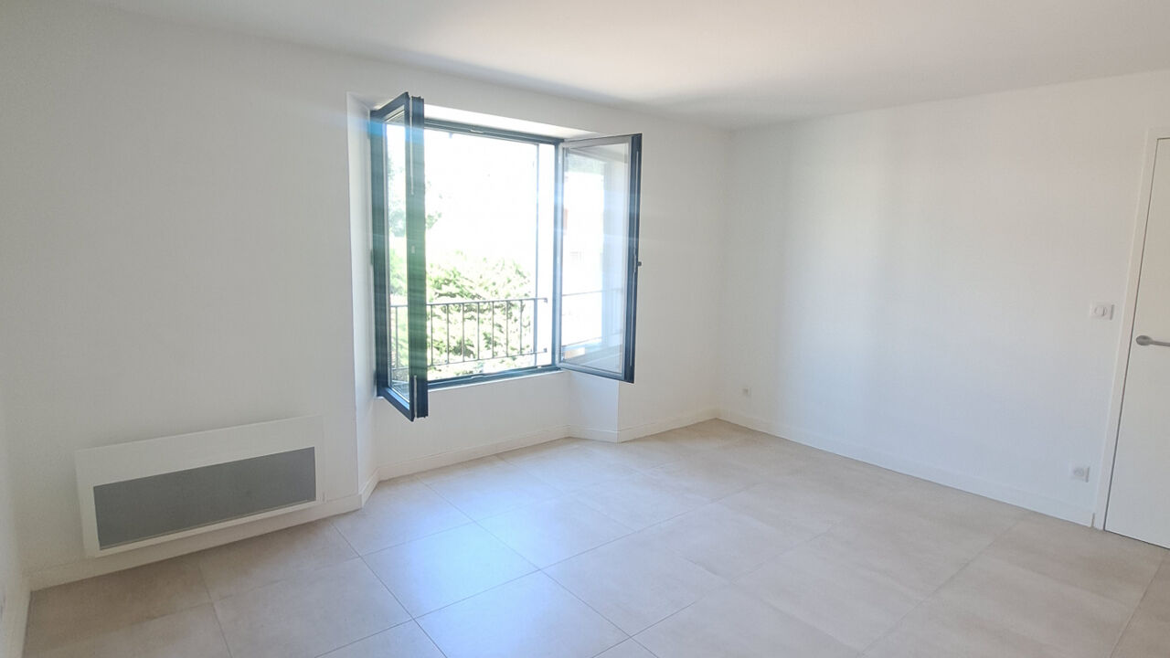 appartement 3 pièces 62 m2 à louer à Roquevaire (13360)