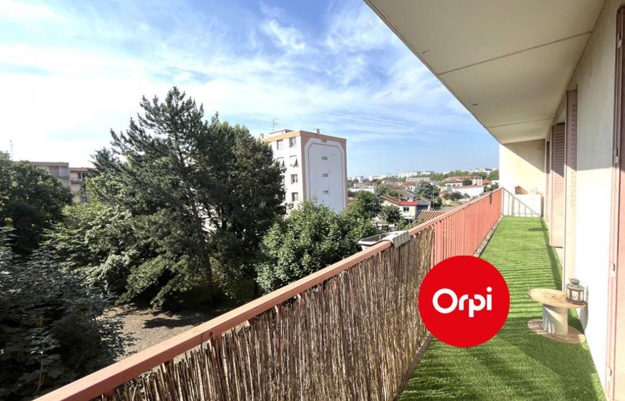 appartement 4 pièces 94 m2 à vendre à Bron (69500)