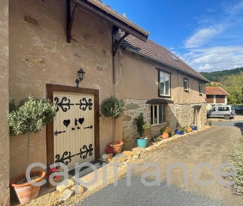 Villa / Maison 5 pièces  à vendre Beaulieu-sur-Dordogne 19120