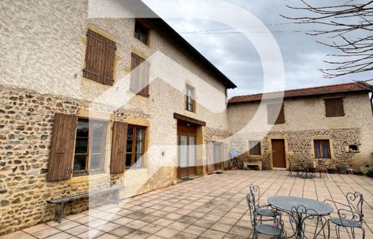 maison 7 pièces 236 m2 à vendre à Saint-Hilaire-sous-Charlieu (42190)