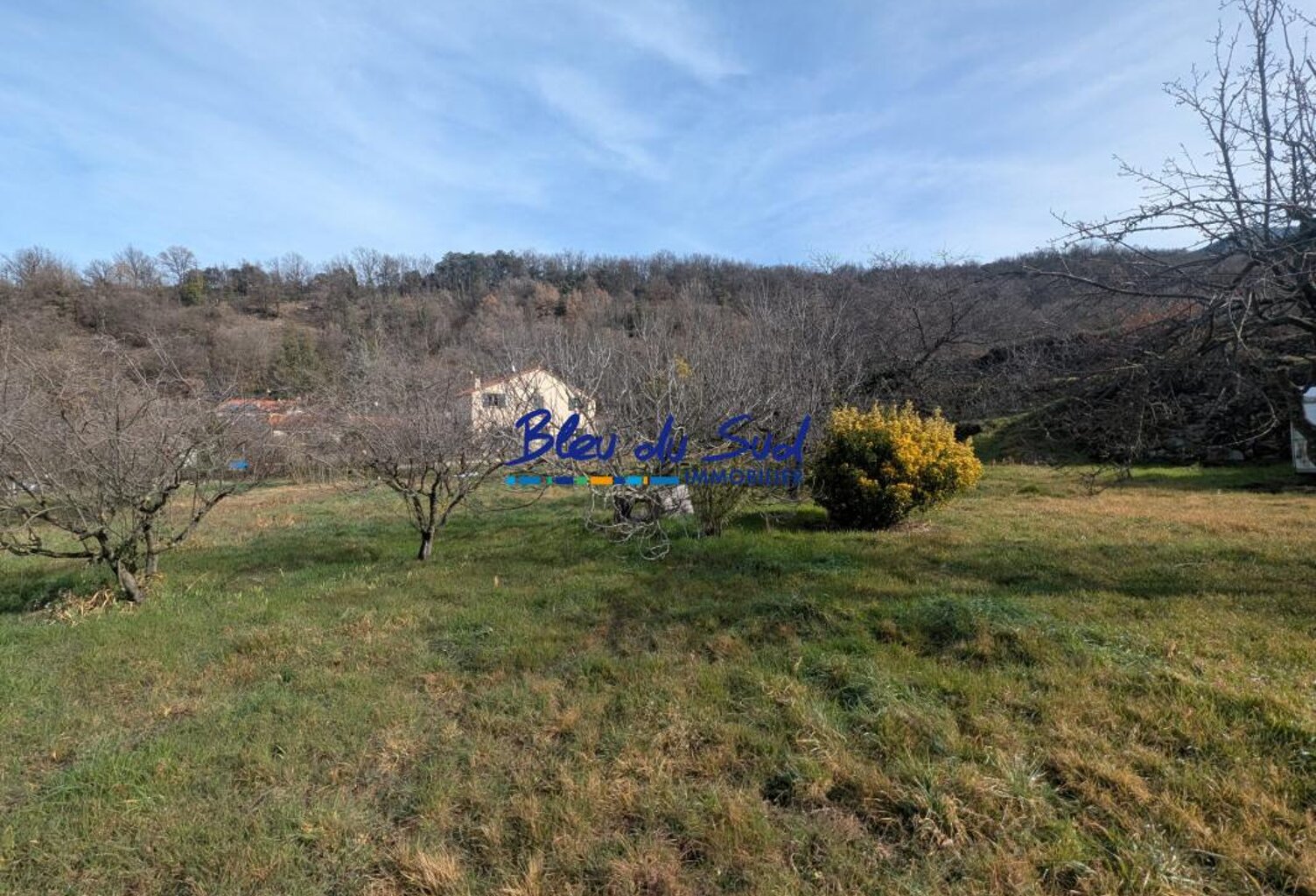 Superbe terrain constructible avec vue dégagée sur les montagn — photo 1