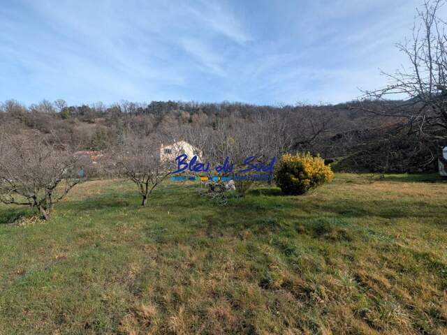 Superbe terrain constructible avec vue dégagée sur les montagn — photo du bien