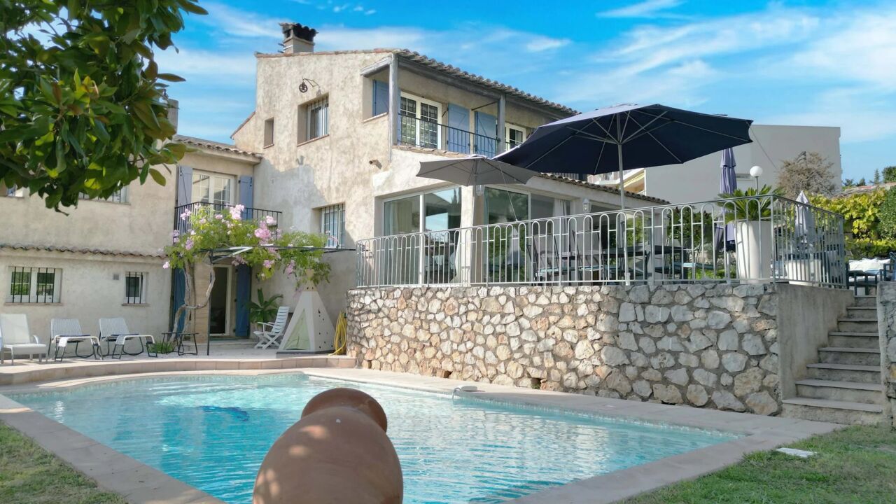 maison 10 pièces 244 m2 à vendre à Antibes (06600)