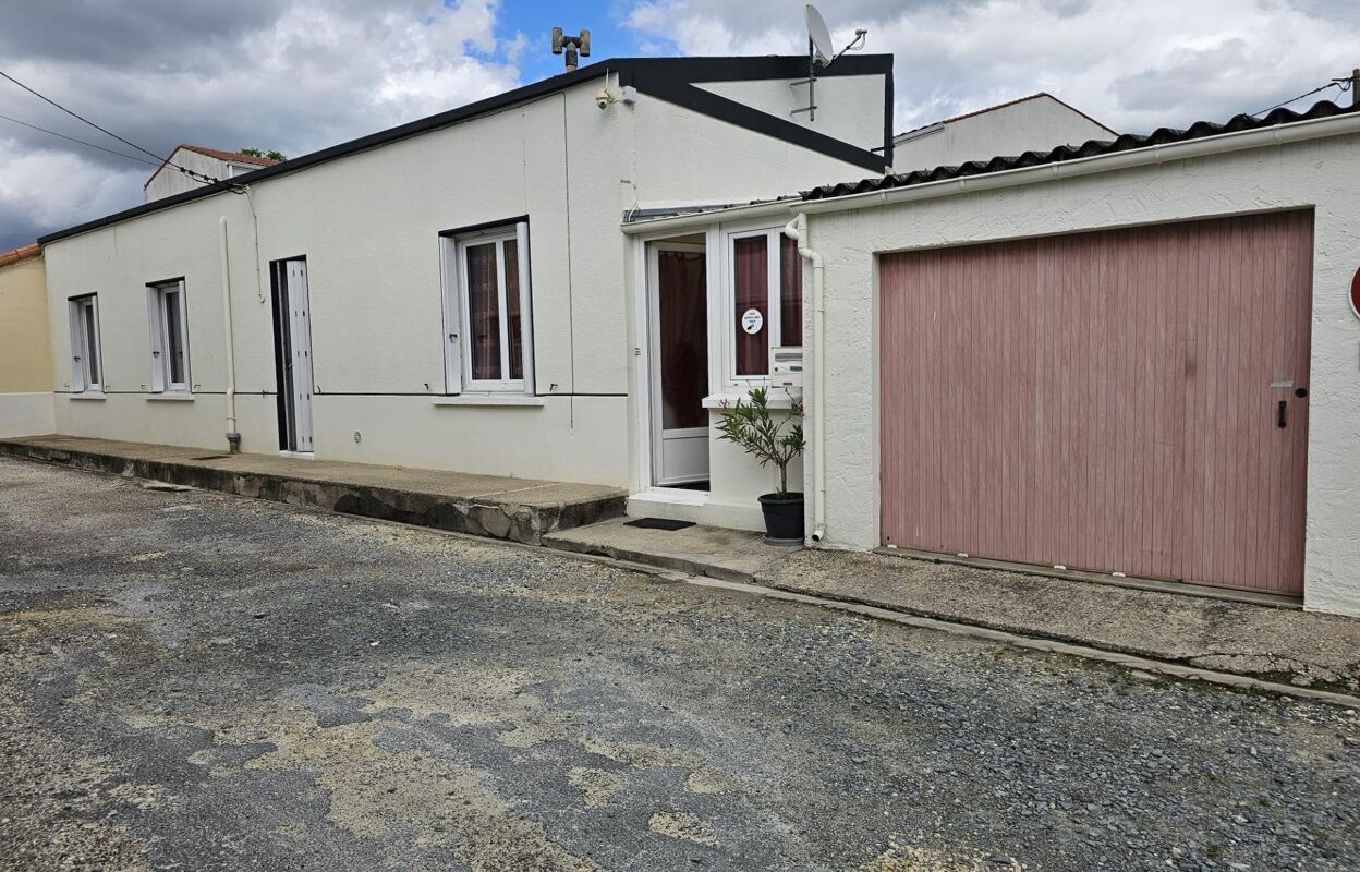 maison 5 pièces 80 m2 à vendre à Rochefort (17300)