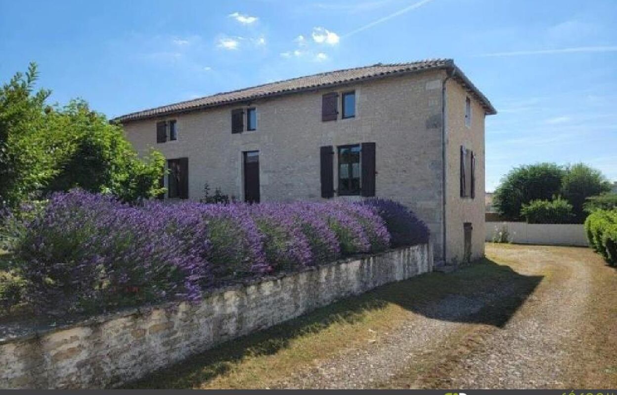 maison 5 pièces 177 m2 à vendre à Ruffec (16700)