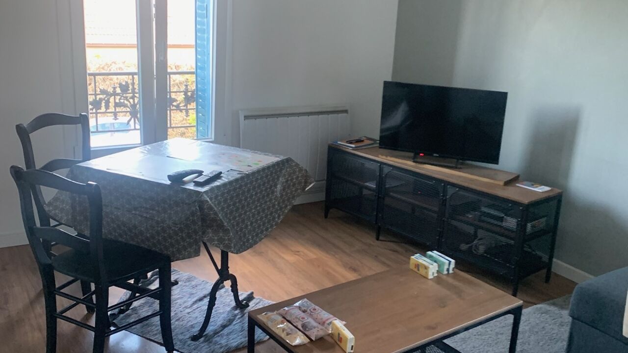 immeuble  pièces 300 m2 à vendre à Montry (77450)