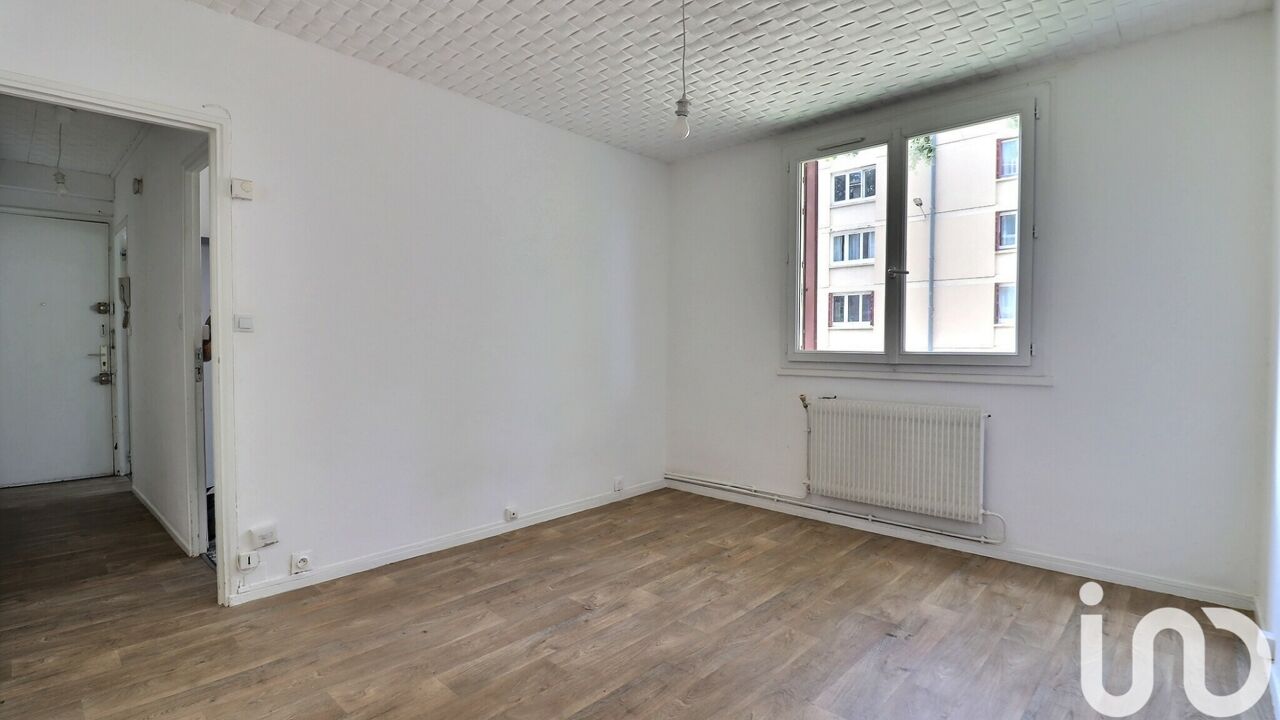 appartement 1 pièces 28 m2 à vendre à Sainte-Geneviève-des-Bois (91700)