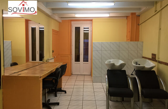 en gestion locative : CENTRE ST LAURENT DE CERIS, LOCAL COMM — photo 3