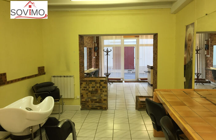 en gestion locative : CENTRE ST LAURENT DE CERIS, LOCAL COMM — photo 4
