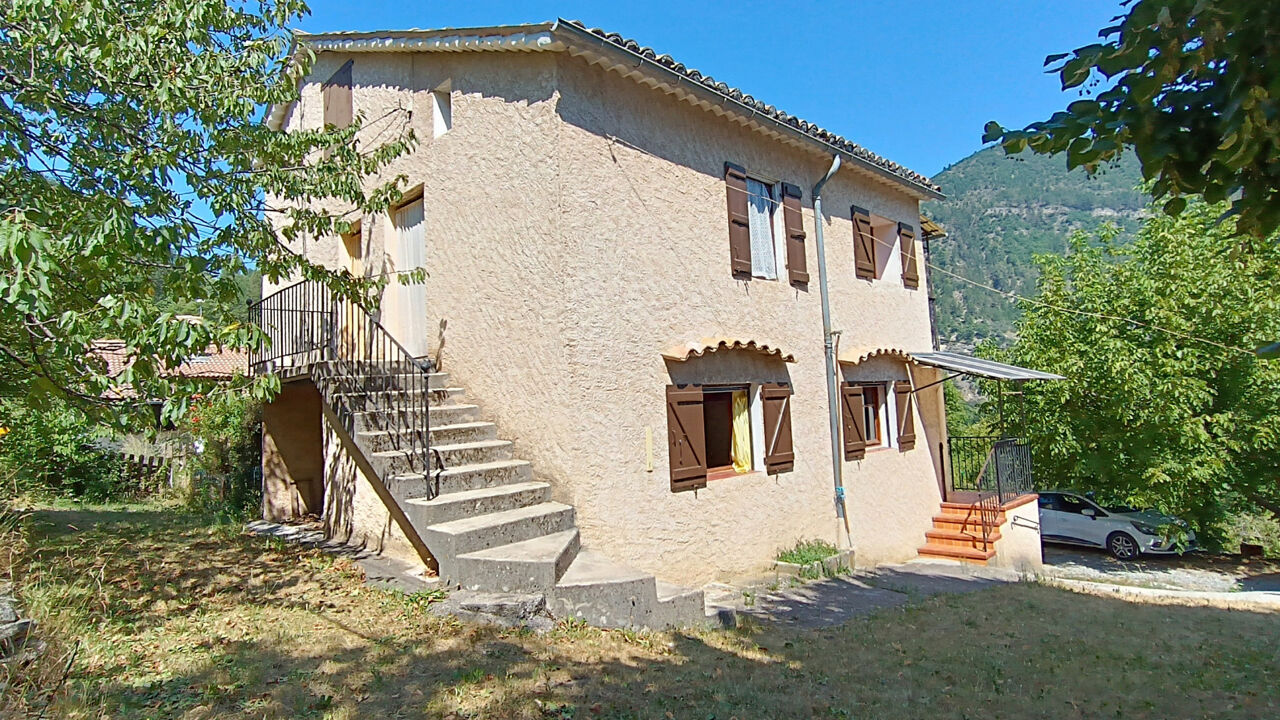 maison 6 pièces 98 m2 à vendre à Entrevaux (04320)