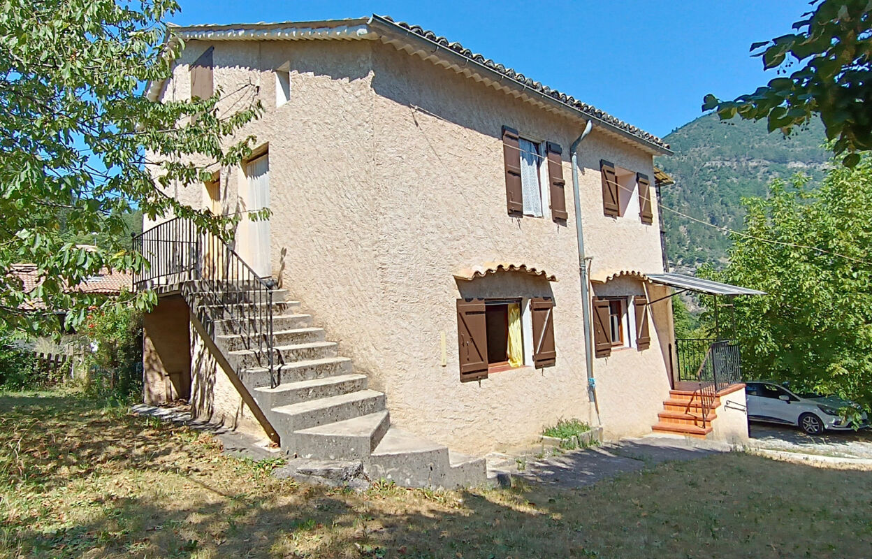 maison 6 pièces 98 m2 à vendre à Entrevaux (04320)