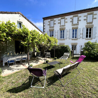 Maison 9 pièces 364 m²