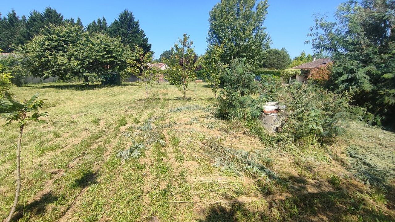 terrain  pièces 700 m2 à vendre à Saint-Étienne-de-Tulmont (82410)