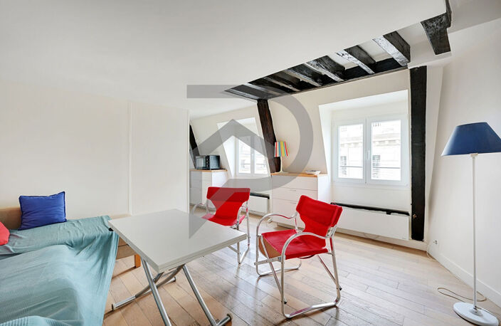 CHARMANT DUPLEX PALAIS ROYAL — photo 2