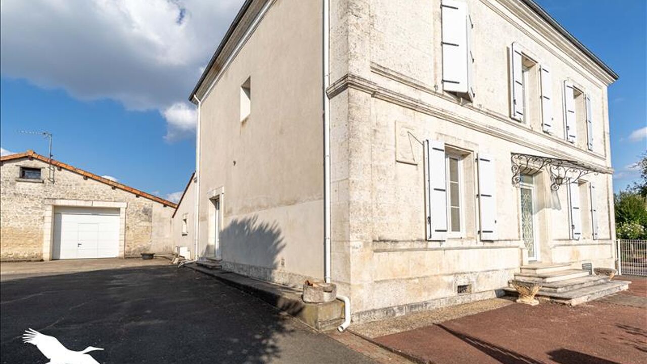 maison 7 pièces 238 m2 à vendre à Saint-Michel (16470)